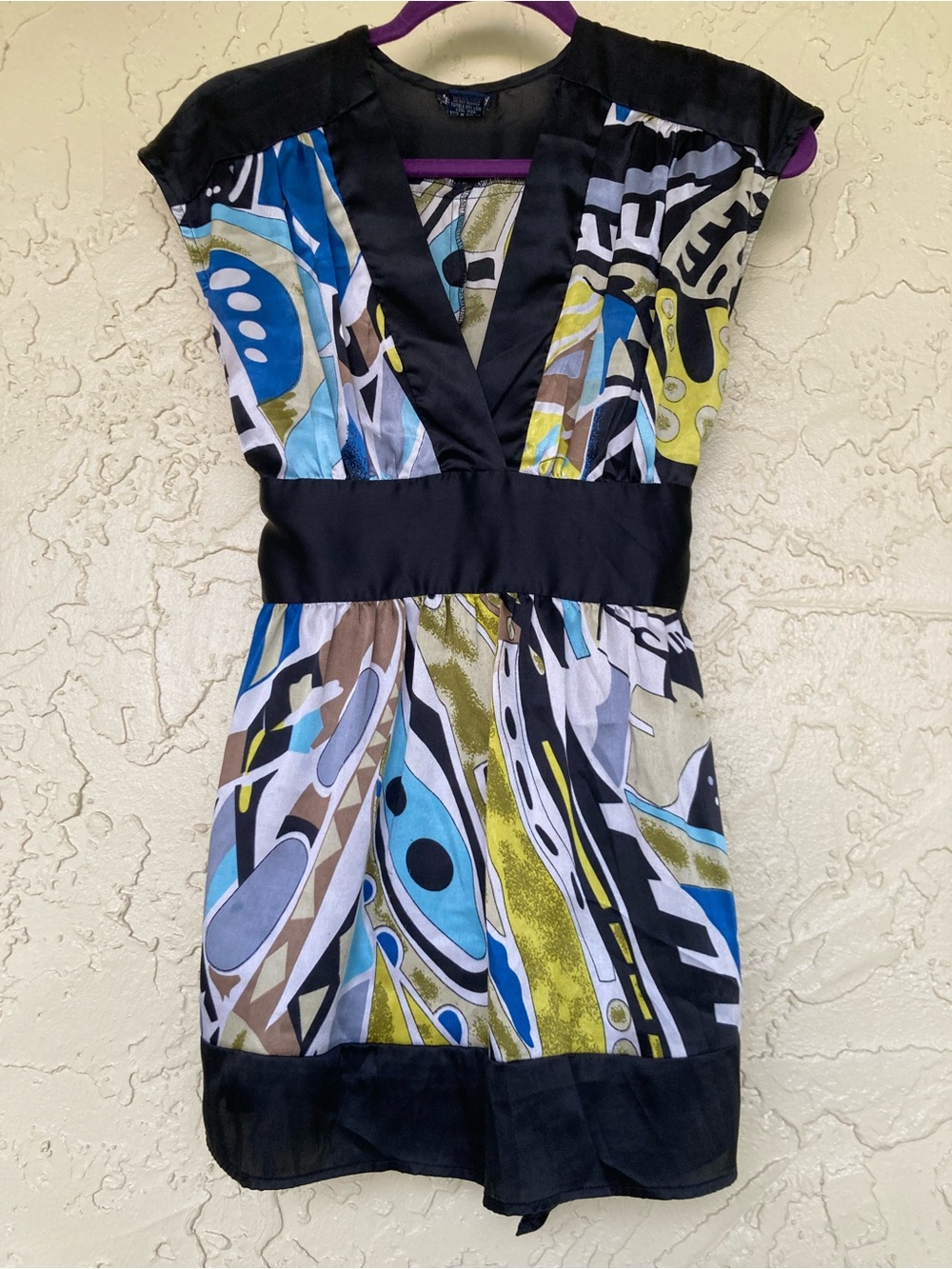 Dizzy Lizzy Abstract V-Neck Tunic Top in Blue, Yellow & Black